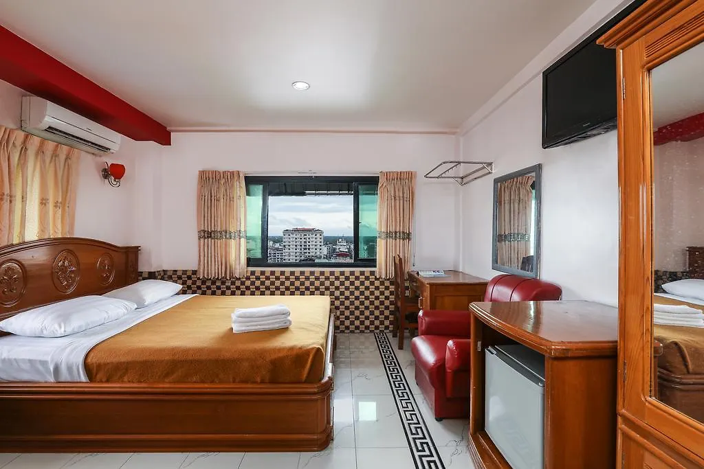 Mgm Hotel Yangon 0*,